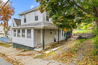 28 Baltic St, Norwich, CT 06360