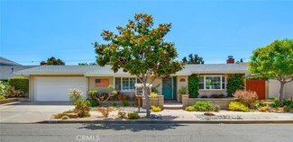 2782 Mendoza Dr, Costa Mesa, CA 92626