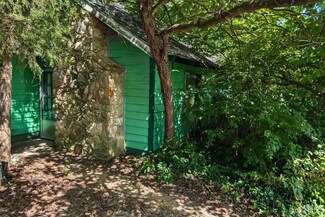 560 Morning Glory Rd, Rockaway Beach, MO 65740