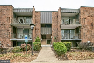 7904 Inverton Rd Unit 102, Annandale, VA 22003
