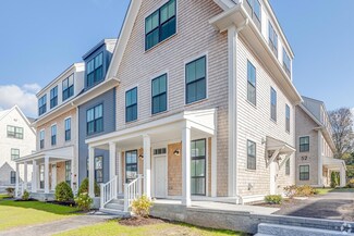 50 Pleasant St Unit 1B, Barnstable, MA 02601