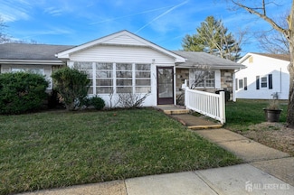 62 Hedge Dr, Lakewood, NJ 08701