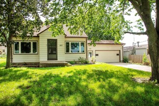 213 S 3rd St, Raymond, IA 50667