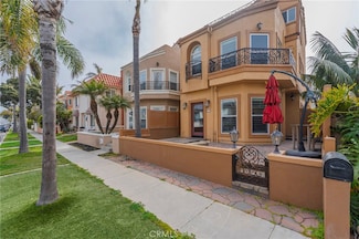206 16th St, Huntington Beach, CA 92648