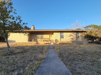 109 7th St, Ingram, TX 78025