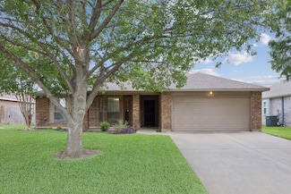6560 Meadowlark Ln E, Watauga, TX 76148