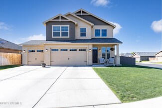 902 Magnum Ave, Moxee, WA 98936