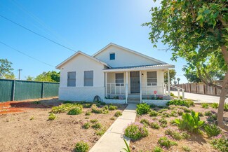 2094 N Feland Ave, Fresno, CA 93722