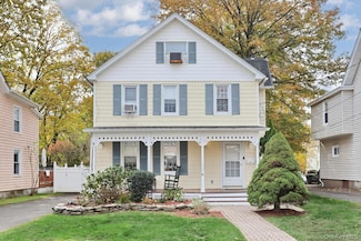 81 E Maple Ave, Suffern, NY 10901