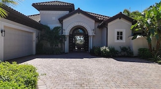 8910 Shenendoah Cir, Naples, FL 34113