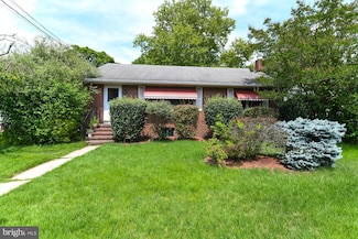 528 Lakeview Dr, Swedesboro, NJ 08085