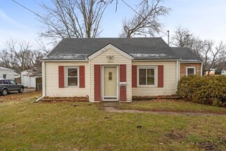 3220 E 38th St, Des Moines, IA 50317