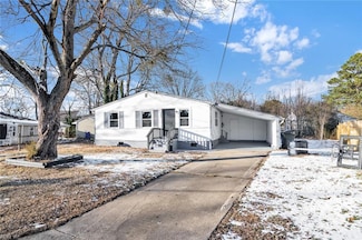 1004 E Russell Ct, Newport News, VA 23605