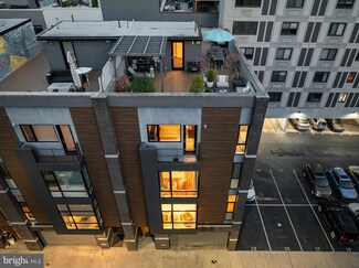 135 N Croskey St, Philadelphia, PA 19103
