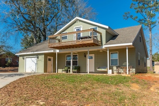 537 3rd St, Florala, AL 36442