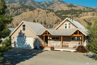 16 Frontage Rd, Pateros, WA 98846