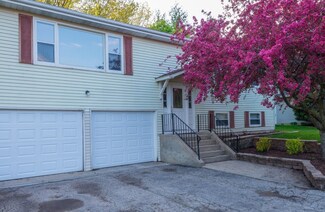 755 Flagg Ln, Woodstock, IL 60098
