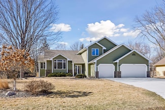 10478 E Riverview Dr, Eden Prairie, MN 55347