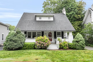 30 Balloch Place, Red Bank, NJ 07701