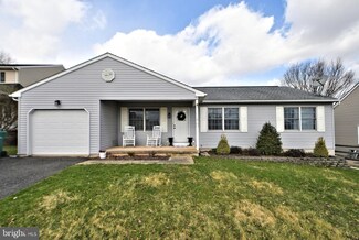 113 E 11th St, Pennsburg, PA 18073