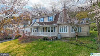 1823 Howard Ave, Pottsville, PA 17901