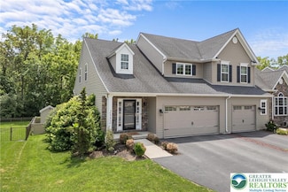 2352 Creekside Dr, Coplay, PA 18037