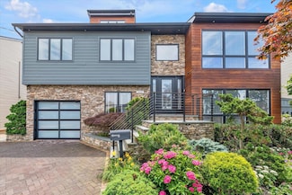 3337 Murdock Ave, Oceanside, NY 11572