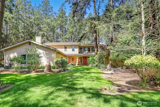 1614 Mckinnon Dr, Oak Harbor, WA 98277