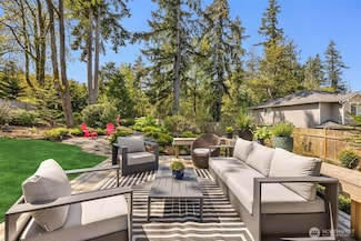 9165 Burlingame Ct NE, Bainbridge Island, WA 98110