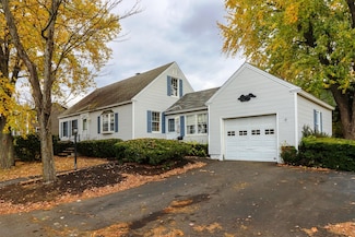 53 Lincoln St, Manchester, NH 03103