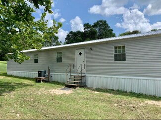 2725 Florida 83, Defuniak Springs, FL 32433