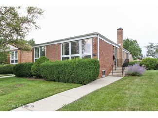 9330 Lockwood Ave, Skokie, IL 60077