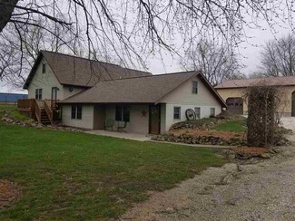 8684 E 550 N, Montgomery, IN 47558