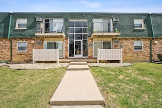 10045 S Walnut Terrace Unit 31-307, Palos Hills, IL 60465