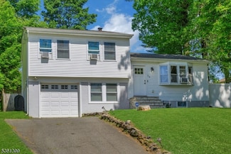 29 Black Oak Dr, Vernon, NJ 07462