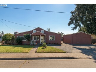 5017 D St, Springfield, OR 97478