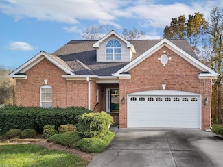 121 S Niblick Ct, Advance, NC 27006