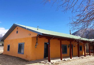 17 and 19 Avenida de Eliz, Questa, NM 87557