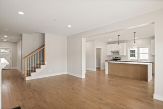 60 Owl's Nest Rd, Portland, ME 04102