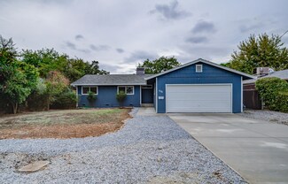 576 Ridge Rd, Redding, CA 96003