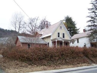 87 State St, Shelburne Falls, MA 01370