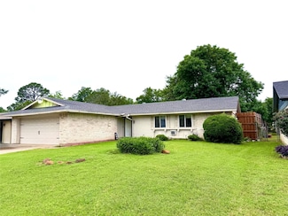 706 Midway Dr W, Euless, TX 76039