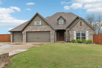 1819 E 43rd St, Sand Springs, OK 74063