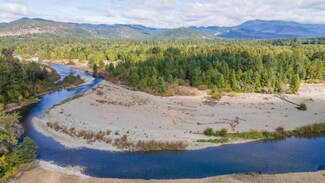 644 Pine Cone Dr, Cave Junction, OR 97523
