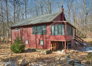 118 Forest Ln, Cresco, PA 18326