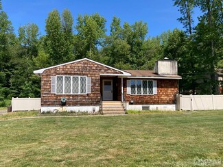 151 Fresh Ponds Rd, Monroe Township, NJ 08831