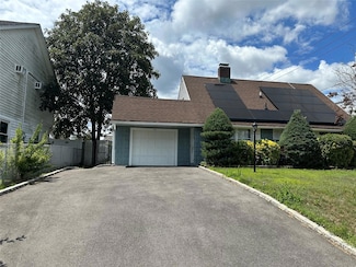 173 Bloomingdale Rd, Levittown, NY 11756