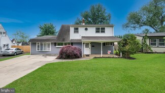 17 Arbor Ln, Levittown, PA 19055