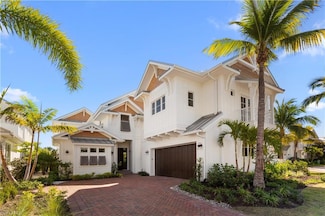 61 14th St S, Naples, FL 34102