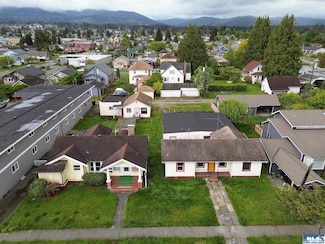 206 W 3rd St, Port Angeles, WA 98362